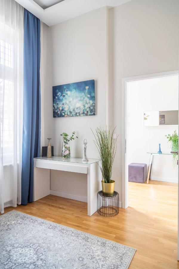 Luxury Quentin Apartment 3 Bedrm, 2 Bathrm Budapesta Exterior foto